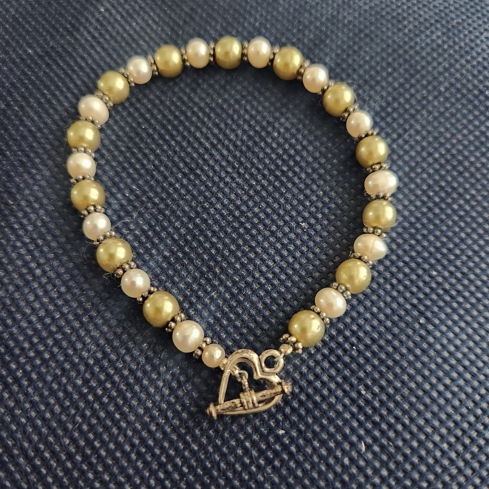 Single Strand Genuine White & Gray Pearl Toggle Bracelet - Picture 1 of 4